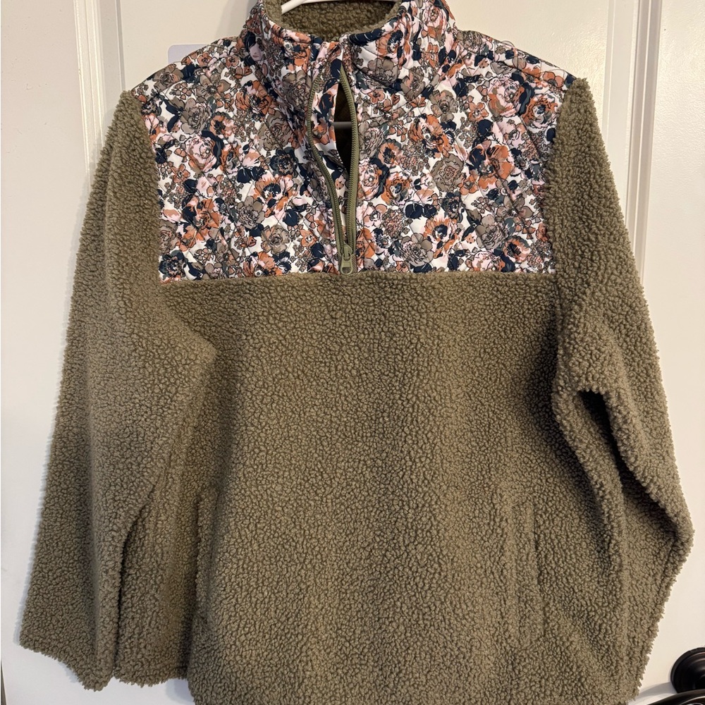 Vera Bradley Quilted Olive Green Sherpa Pullover